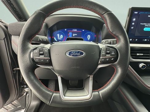 Used 2025 Ford Explorer ST-Line w/ ST-Line Street Pack AWD/4WD image 14