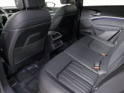 Used 2023 Audi e-tron Prestige w/ Prestige Package image 38