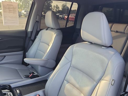 Used 2019 Honda Ridgeline RTL-E image 11
