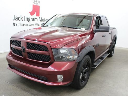 Used 2017 RAM 1500 Express w/ Express Value Package RWD image 2