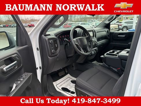 Used 2025 Chevrolet Silverado 1500 Custom Trail Boss w/ Turbomax Blackout Package AWD/4WD image 10