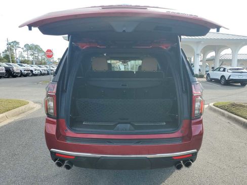 Certified 2024 Chevrolet Suburban Premier w/ Premium Package image 5