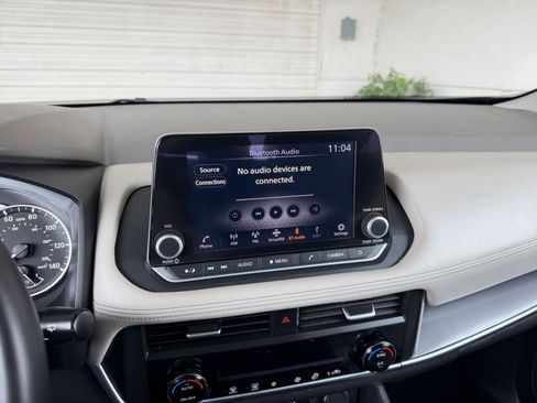 Used 2025 Nissan Rogue SV image 20