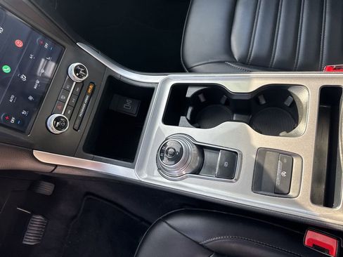 Used 2024 Ford Edge SEL w/ Convenience Package image 17