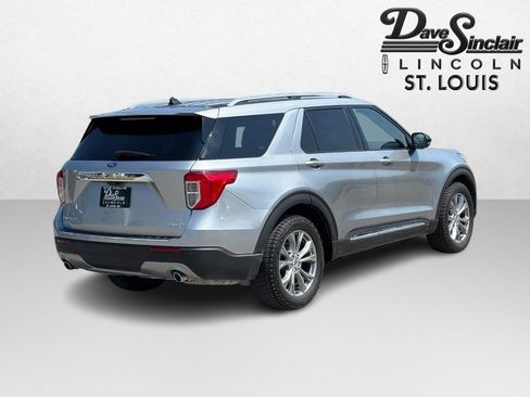 Used 2022 Ford Explorer Limited w/ Equipment Group 301A AWD/4WD image 3