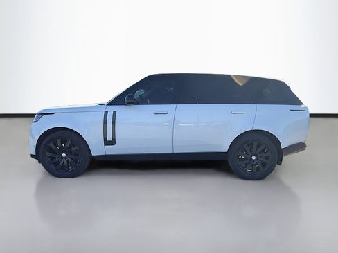 Used 2024 Land Rover Range Rover Long Wheelbase SE image 2