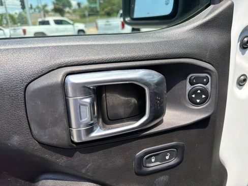 Used 2024 Jeep Wrangler Unlimited Sport AWD/4WD image 39