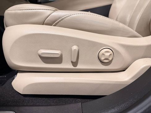 Used 2018 Buick Envision Premium w/ Driver Confidence Package image 22