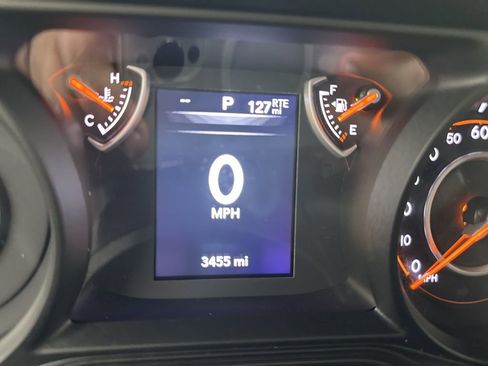 Used 2025 Jeep Gladiator Nighthawk image 41