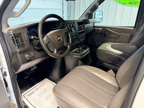 Used 2022 Chevrolet Express 3500 Extended w/ Driver Convenience Package RWD image 7