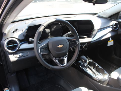 New 2026 Chevrolet Trax LT w/ Driver Confidence Package image 10