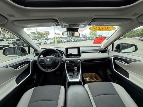 Used 2025 Toyota RAV4 XLE w/ Convenience Package FWD image 25
