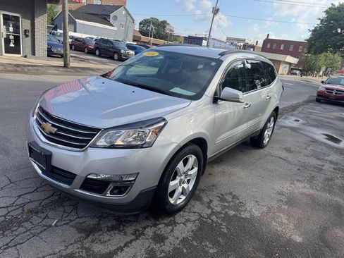 Used 2016 Chevrolet Traverse LT w/ Style and Technology Package AWD/4WD image 2