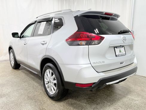 Used 2018 Nissan Rogue SV image 6