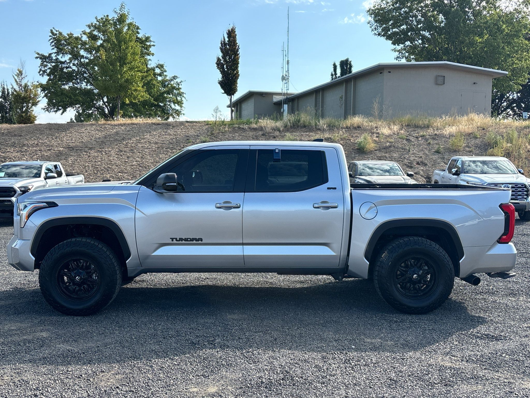 Used 2026 Toyota Tundra SR5 w/ SR5 Premium Package AWD/4WD image 4