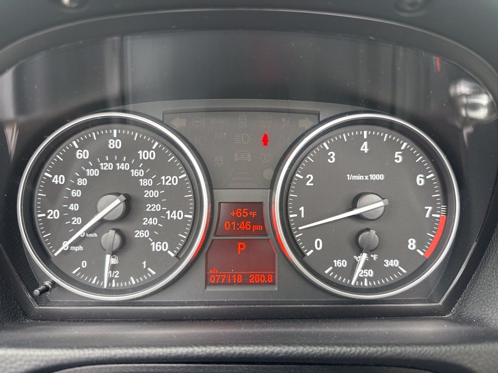 Used 2013 BMW 328i Convertible RWD image 25