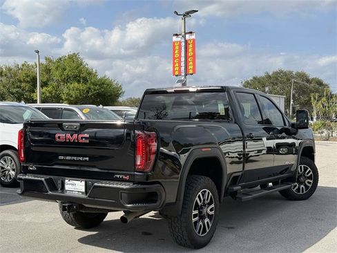 Used 2022 GMC Sierra 2500 AT4 image 3