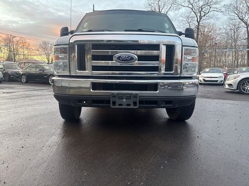 Used 2016 Ford E-350 and Econoline 350 Super Duty w/ Power Windows & Locks Group image 4