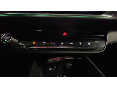 Used 2024 Buick Envision Preferred AWD/4WD image 14