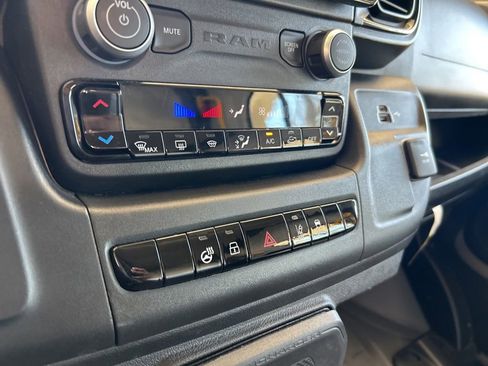 Used 2024 RAM ProMaster 3500 w/ Delivery Van Package FWD image 36