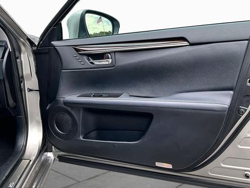 Used 2018 Lexus ES 350 w/ Ultra Luxury Package FWD image 23
