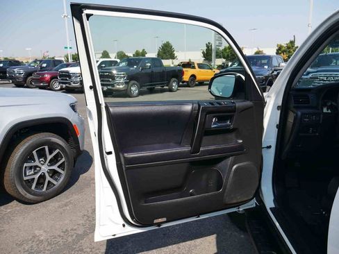 Used 2024 Toyota 4Runner TRD Off-Road image 31