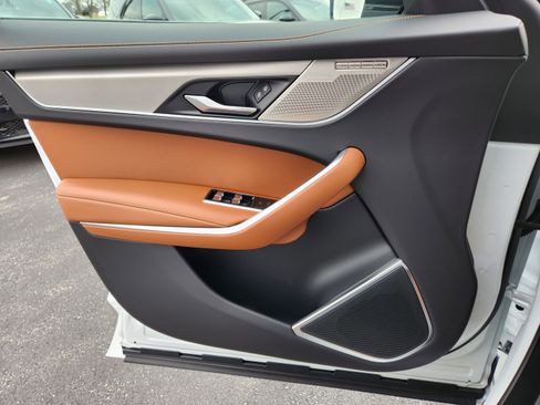 New 2026 Jaguar F-PACE R-Dynamic S image 16