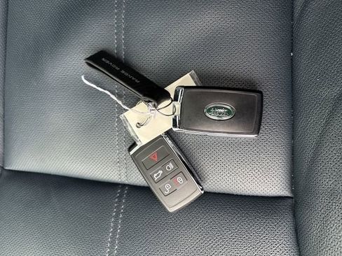 Used 2024 Land Rover Range Rover Velar Dynamic SE AWD/4WD image 30