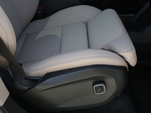 Used 2025 Volvo EX90 Ultra image 19