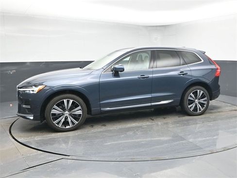 Used 2023 Volvo XC60 B5 Plus w/ Climate Package image 4
