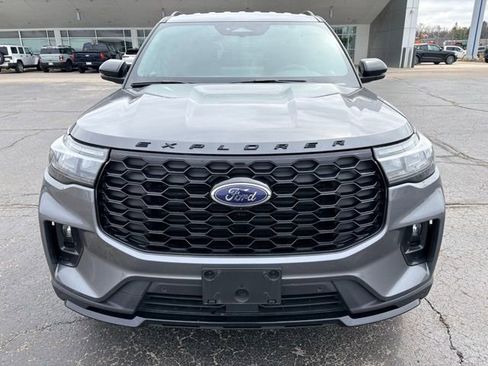 Used 2025 Ford Explorer ST-Line image 8