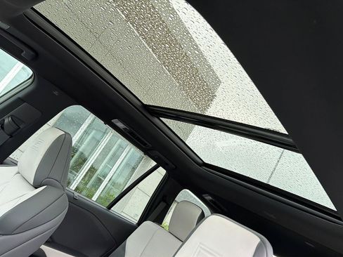 New 2026 Lexus TX 500h AWD image 33