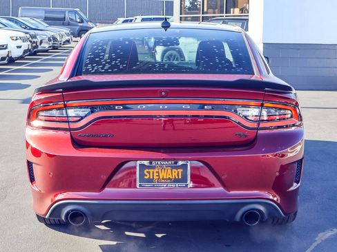 Used 2019 Dodge Charger R/T w/ Blacktop Package image 18