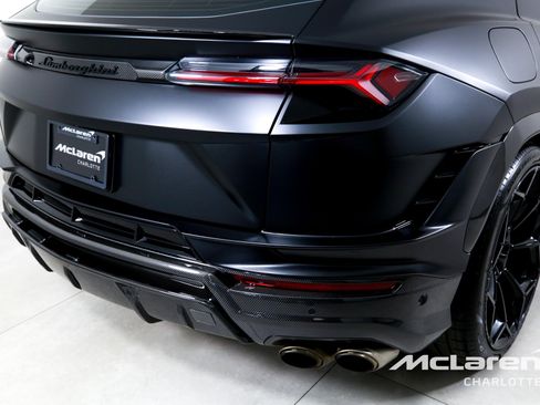 Used 2023 Lamborghini Urus Performante AWD/4WD image 42