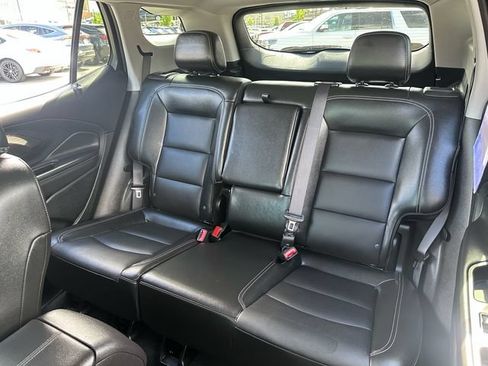 Used 2024 GMC Terrain SLT AWD/4WD image 28