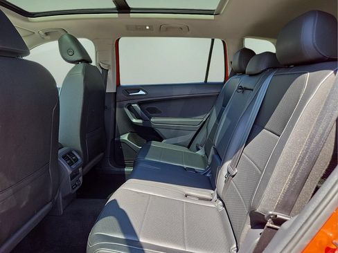 Used 2019 Volkswagen Tiguan SE w/ Panoramic Sunroof Package AWD/4WD image 10