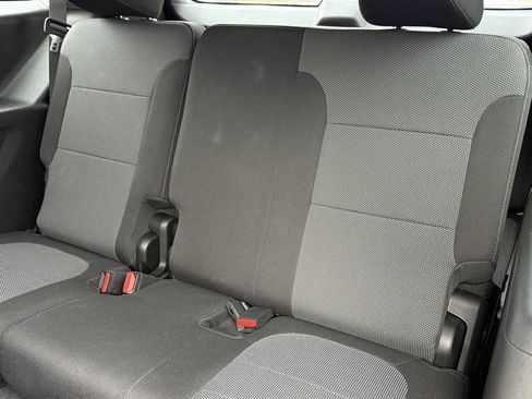 Used 2019 Chevrolet Traverse LT image 34