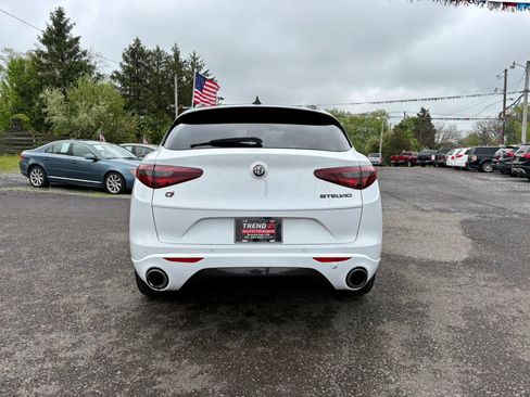 Used 2021 Alfa Romeo Stelvio Ti w/ Nero Edizione AWD/4WD image 4