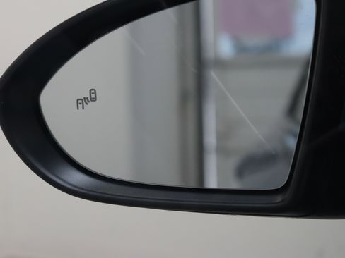 Used 2025 Volkswagen Jetta SE image 23