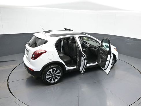 Used 2021 Buick Encore Preferred w/ Safety Package II AWD/4WD image 44