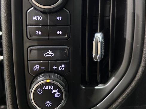 Used 2021 Chevrolet Silverado 1500 Custom Trail Boss w/ Midnight Edition image 34