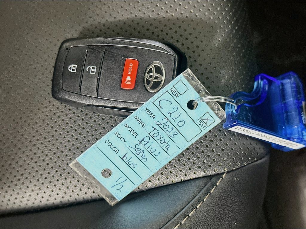 Used 2023 Toyota Prius XLE FWD image 38