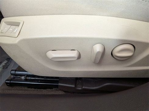 Used 2017 Buick Regal Premium w/ Driver Confidence Package #2 image 14