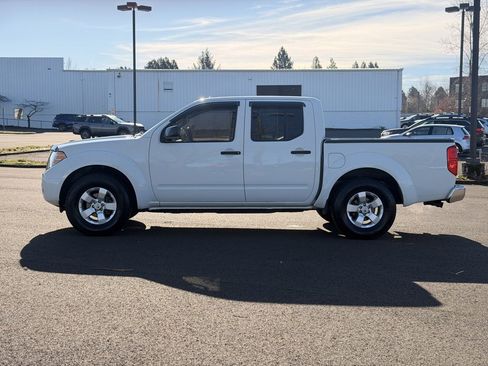 Used 2013 Nissan Frontier SV image 4