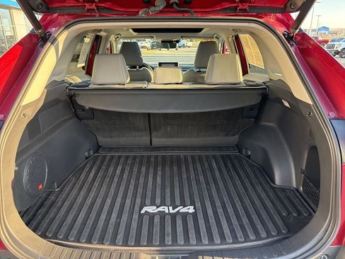 Used 2021 Toyota RAV4 Limited image 9