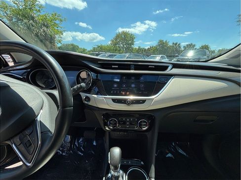 Used 2021 Buick Encore GX Select image 11