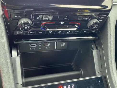 New 2025 Jeep Grand Cherokee Limited w/ Trailer Tow Package image 7