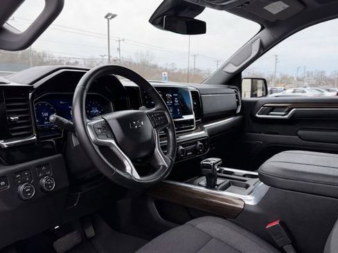 Used 2024 Chevrolet Silverado 1500 RST w/ Z71 Off-Road Package image 12