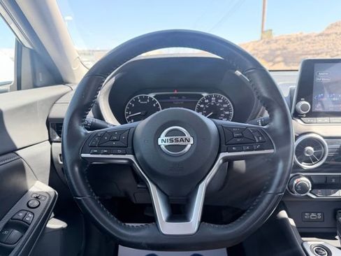 Certified 2022 Nissan Sentra SV w/ Trunk Package FWD image 9