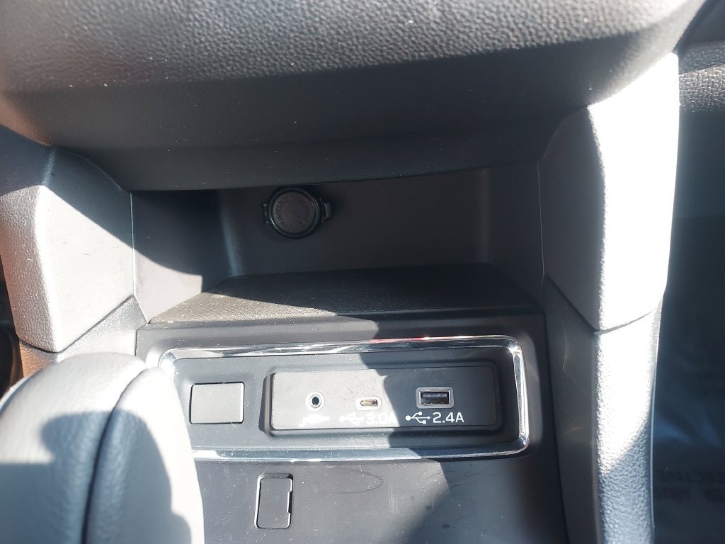 Used 2023 Subaru Ascent Limited AWD/4WD image 18